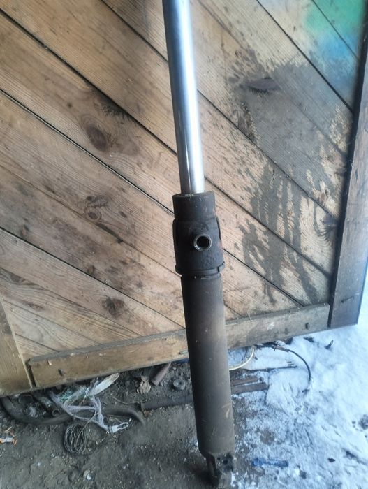 Гидроцелиндр для дровокола.