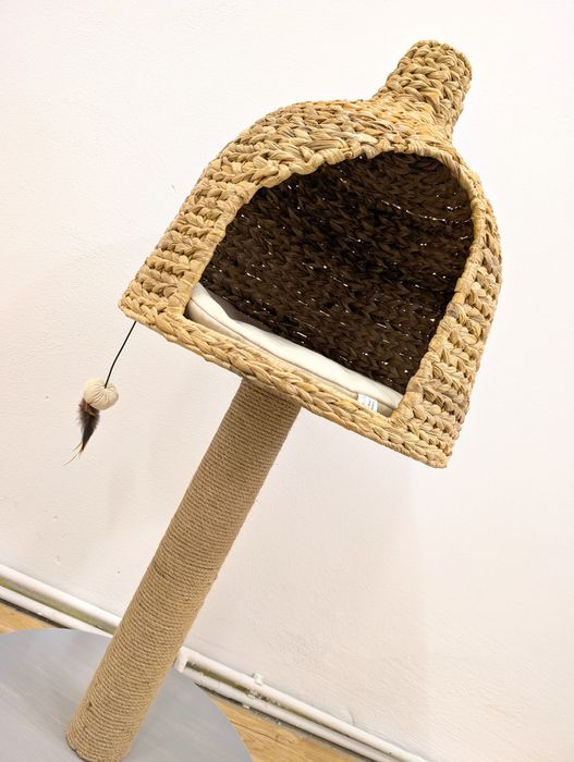 Karlie Banana Leaf Drapak dla Kota 50x50x105cm Beżowy Wiklinowy