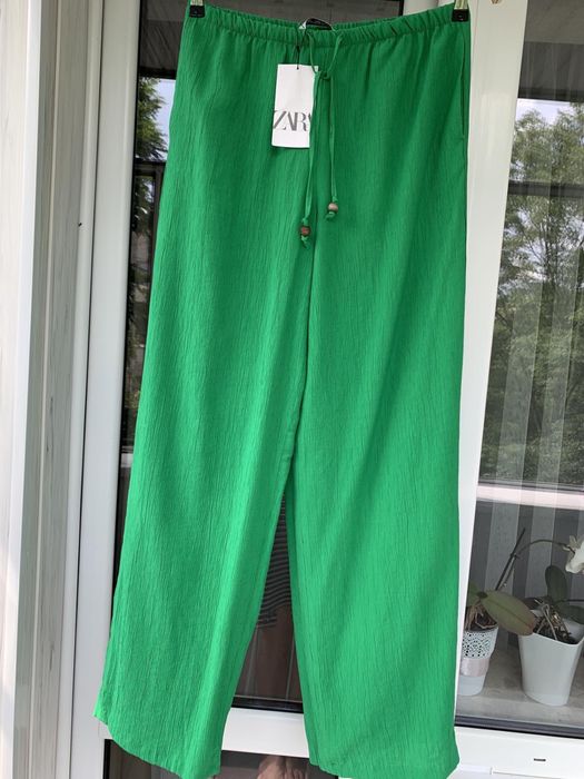 Широкі літні жаті штани зелені Zara