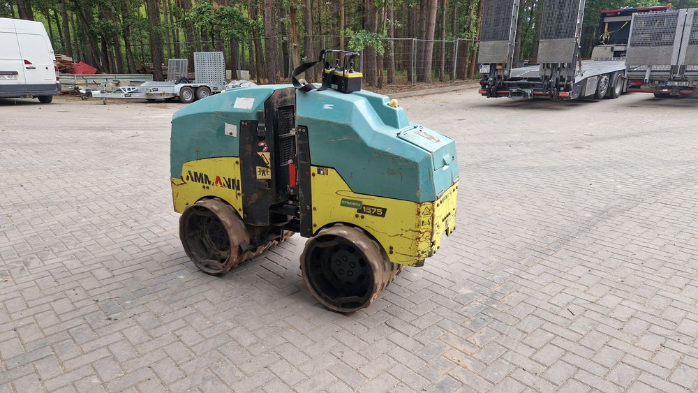 Walec okołkowany Ammann Rammax 1575 z 2016 roku