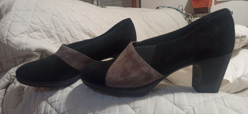 Sapatos em pele camurça n40