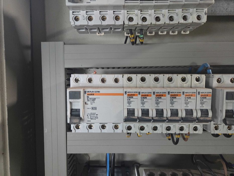 Quadro eletrico trifasico