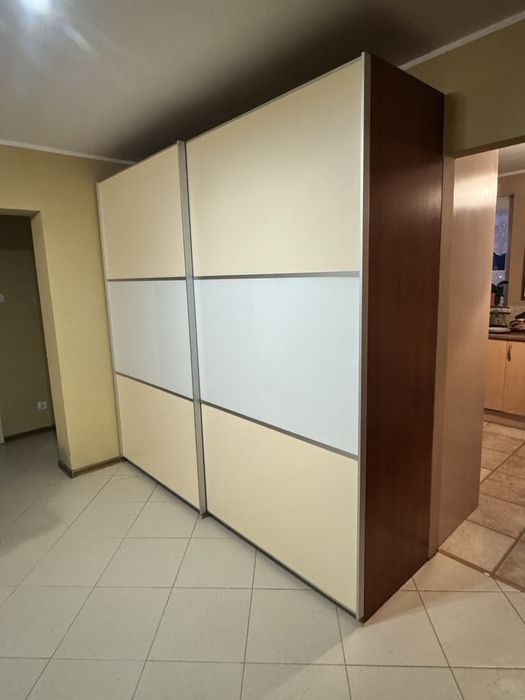 Duza rozsuwana szafa