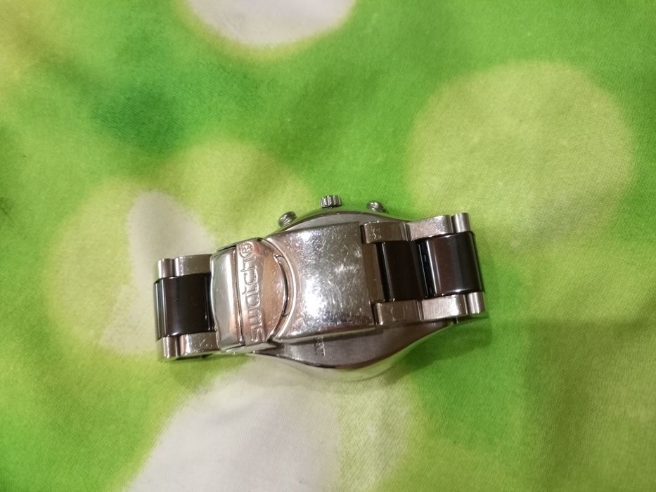 Женские швейцарские часы Swatch