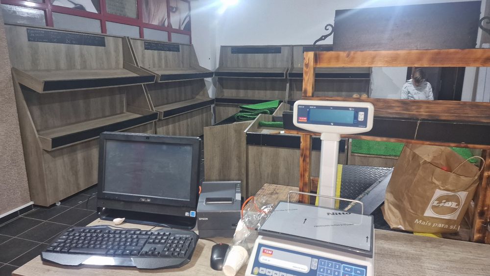 Ven por motivo familiares Moveis frutaria