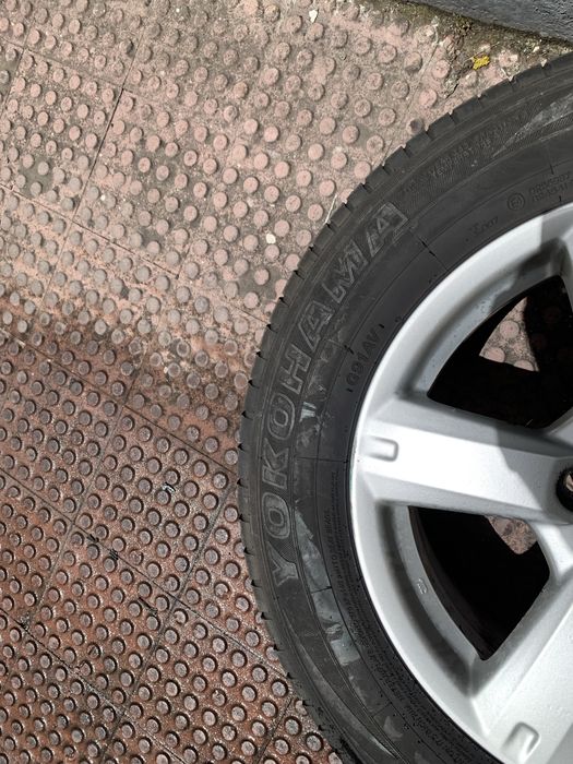 Pneus Com jantes Toyota