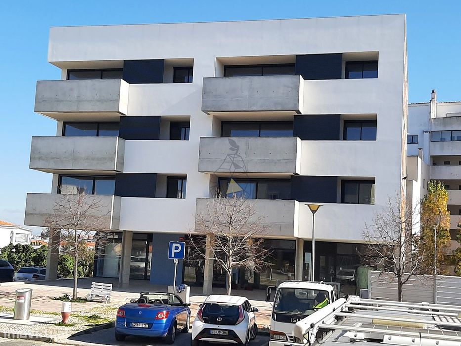 Loja para Comércio e Serviços urbanização da quintinha em Portimão