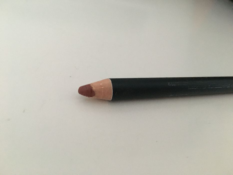 Brązowa Konturówka Kiko Milano - kredka do ust 32 Hazelnut