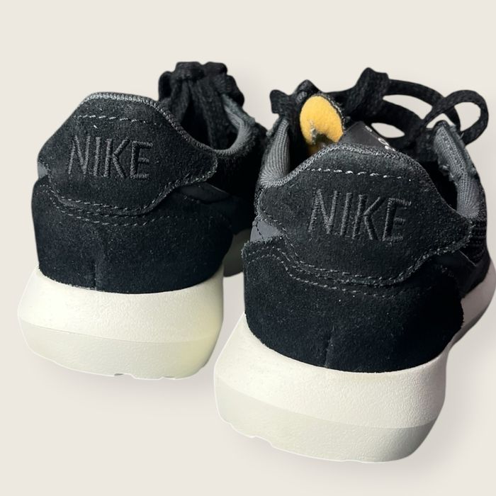 Czarne damskie sportowe buty nike roche 37,5
