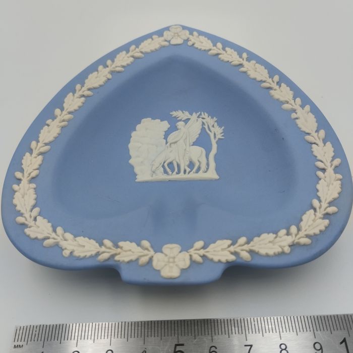 Таблетниця Old Tupton Ware/ та Попільничка Wedgwood