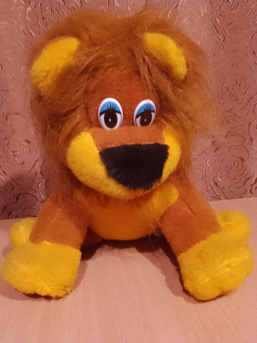 М'яка іграшка: левеня.