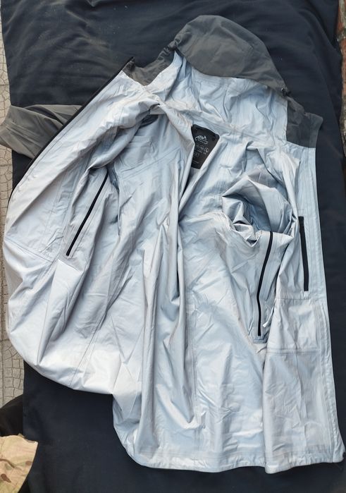 Куртка Helikon Squall Hardshell - Shadow Grey
Нова.