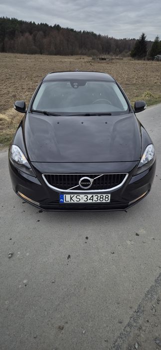 Volvo v 40 D2  2017 rok
