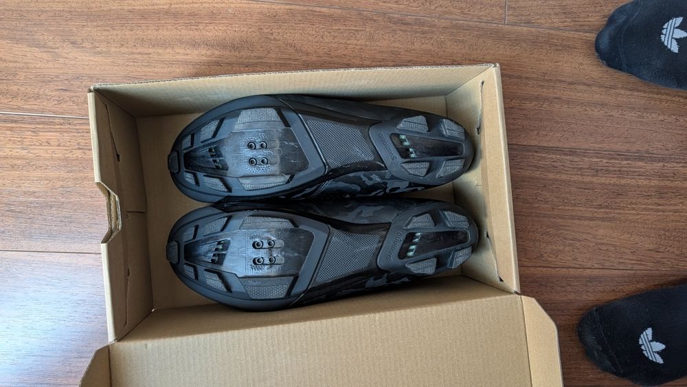 Sapatos Gravel Shimano semi novos