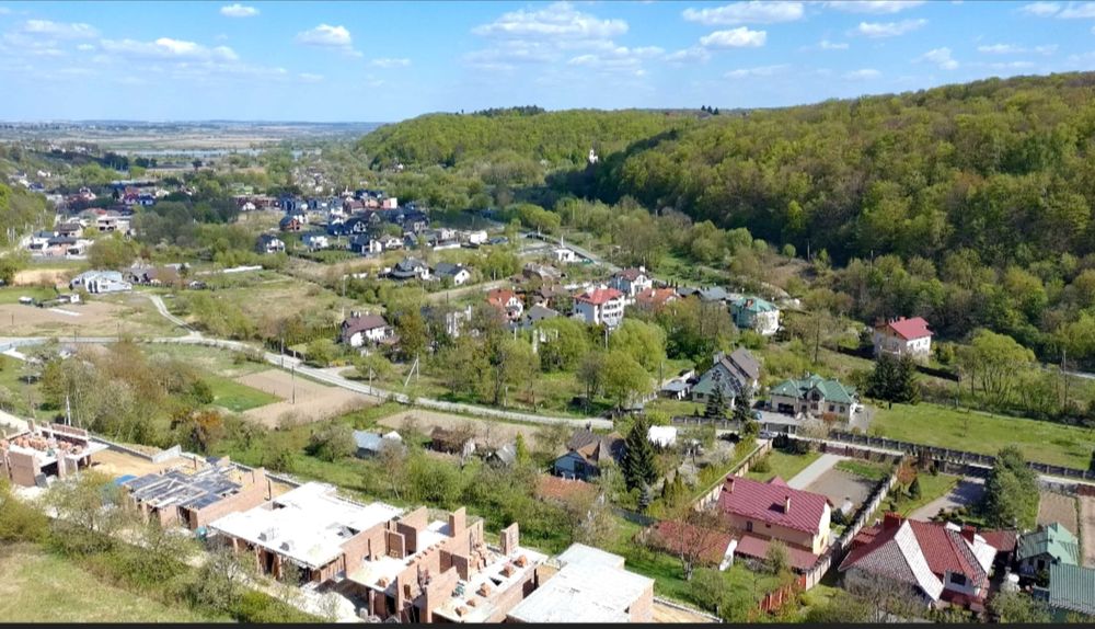 Продаж унікальної ділянки в Брюховичах