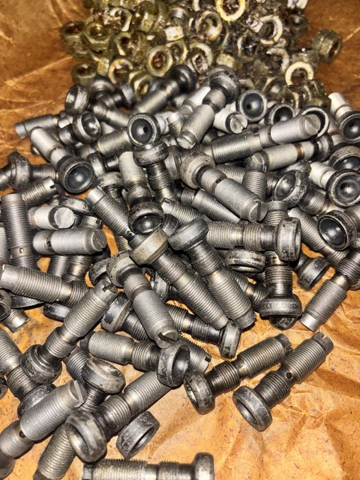 Гвинт регулювальний коромисла ЯМЗ КРАЗ, МАЗ, Т 150