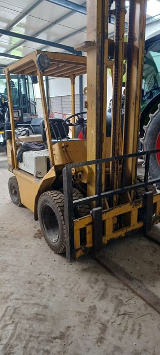 Empilhador TCM 2500kg