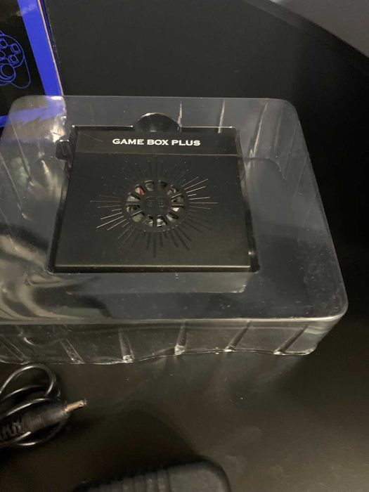 X6 Super Game Box Plus 4K HD   
Konsola do gier 10000 gier retro