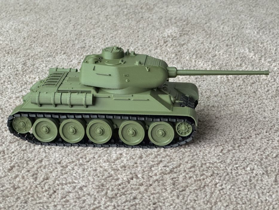 T-34/85 — середній танк СРСР