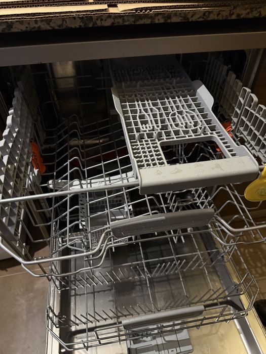 Maquina lavar loiça Hotpoint Ariston