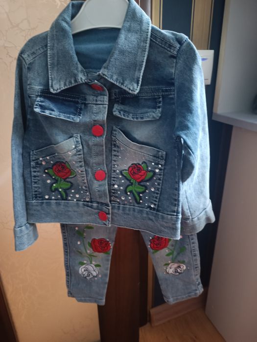 Костюм для дівчинки