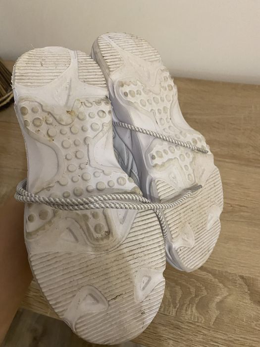 Białe buty 37 sportowe