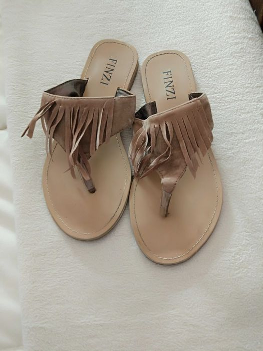 * * * * * NovoS Chinelos de franjas 38 * * * * *