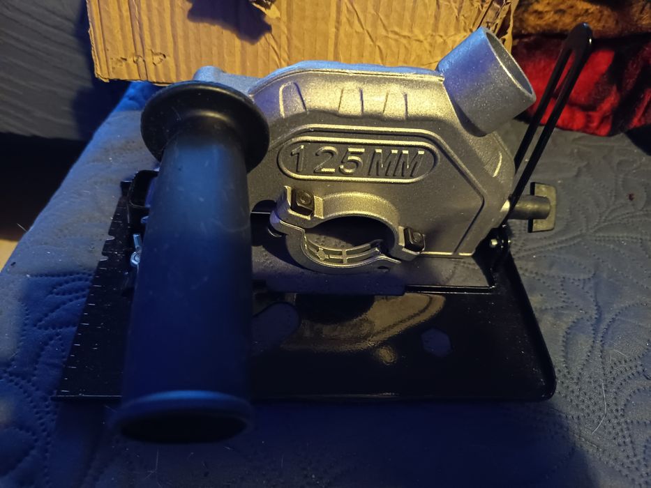 Suporte universal para serra electrica e/ ou circular