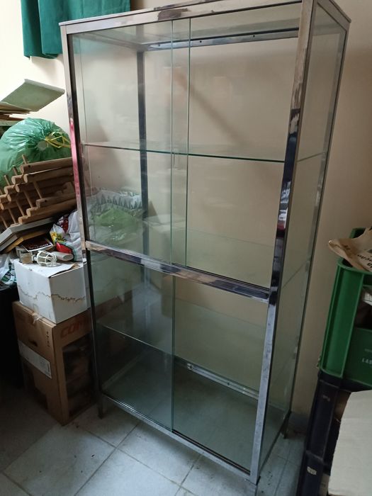 Vitrine Metal e vidro