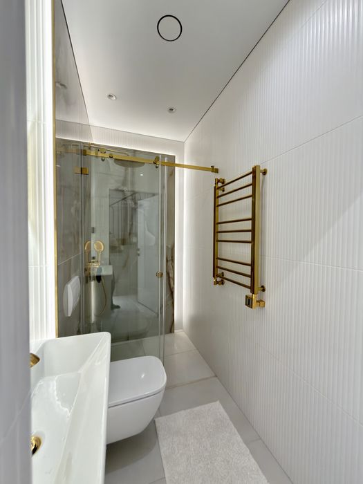 Новий будинок з дизайнерським ремонтом | ВСІ КОМУНІКАЦІЇ