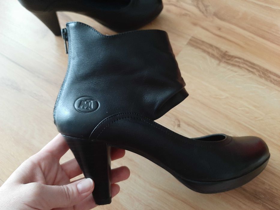 Skórzane buty Marco Tozzi