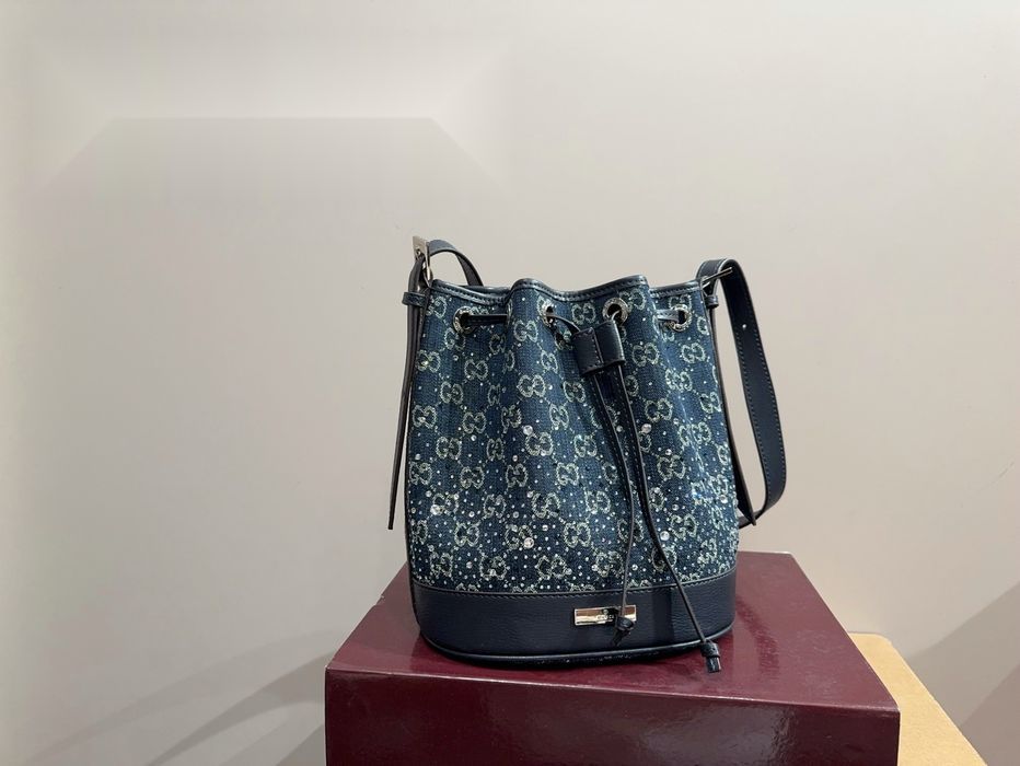 GCC Жіноча сумка-відро 21x24 Louis Vuitton