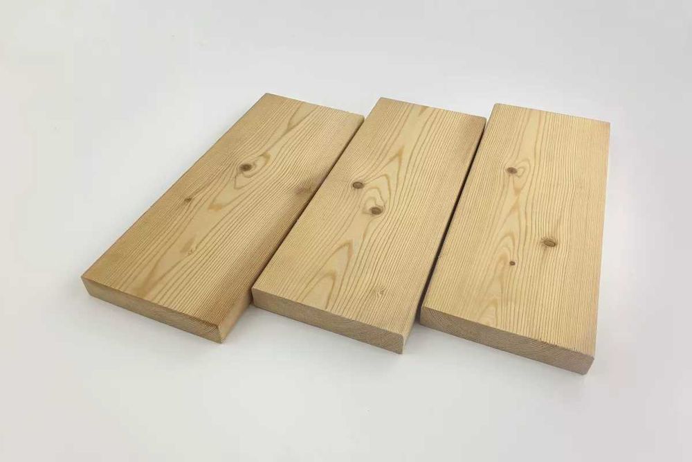 Deska tarasowa modrzew syb. 27x142 mm  300 i 570 cm