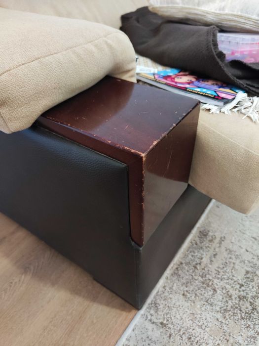 Sofá-cama 2 lugares bege – bom estado
