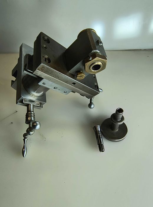 Tokarka zegarmistrzowska TDB-8 SUPORT z przystawką do frezowania.