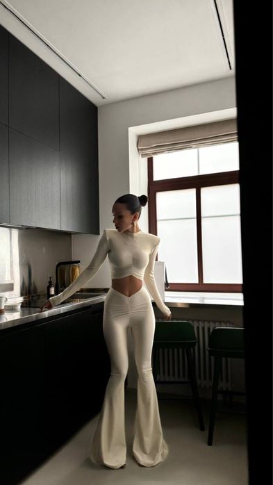 Костюм з підплічниками