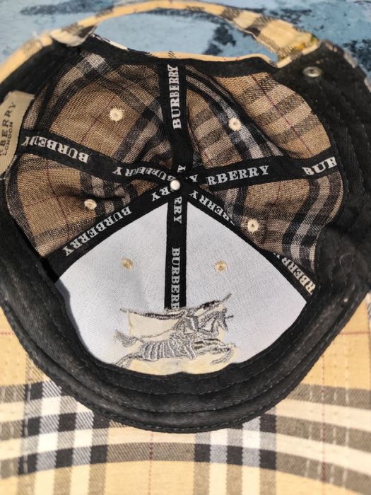 Кепка Burberry у ідеальному стані