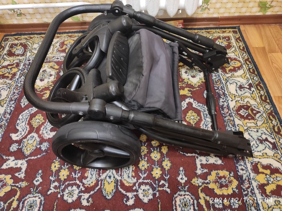 Продам детскую коляску