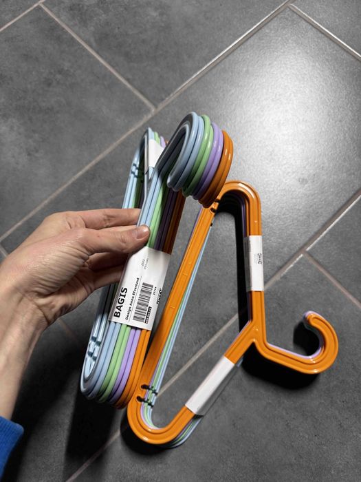 Нові дитячі вішалки