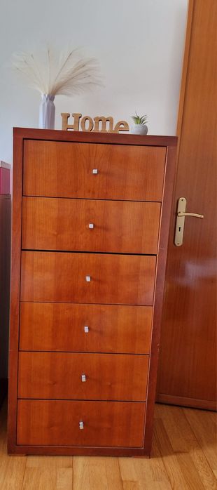 Cama, mobília e colchão