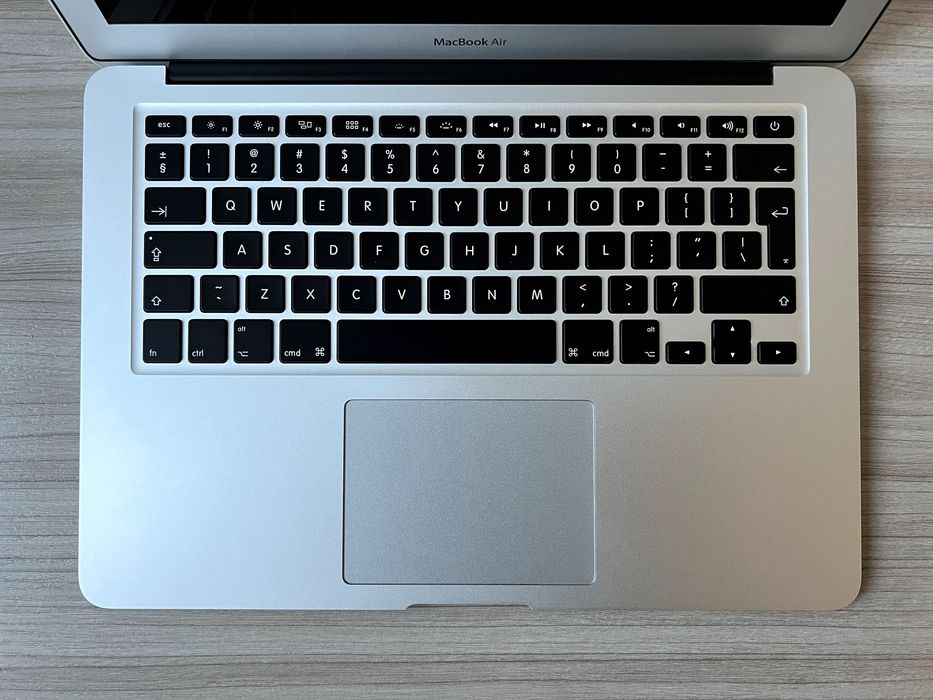 MacBook Air 13" 2015 (A1466) – bardzo dobry stan, bateria 96%