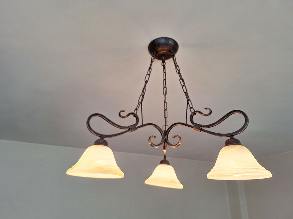 Sprzedam żyrandol / lampę sufitową na 3 żarówki 2 sztuki