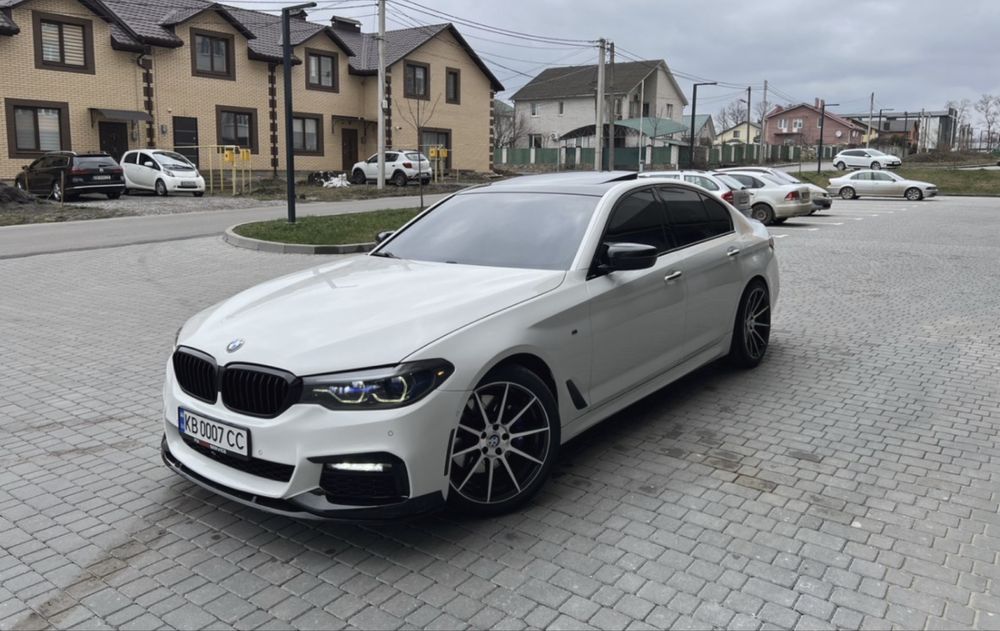 BMW G30 530i M paket максимальная комплектация