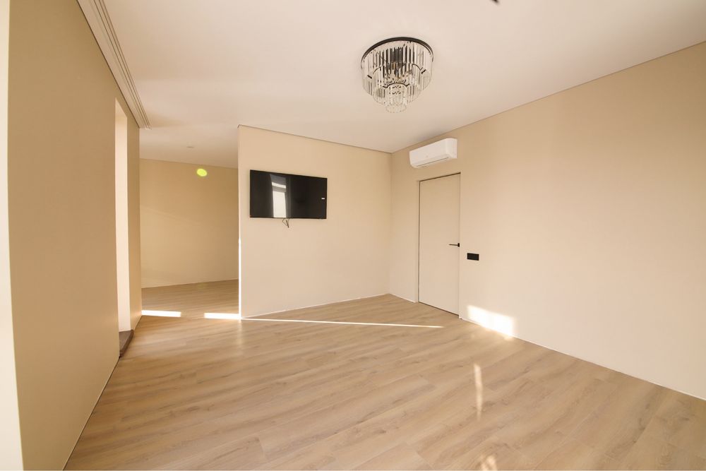 Продаж будинку дуплекс з ремонтом