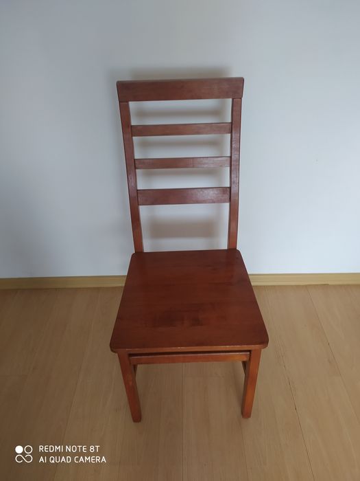 Krzesła drewniane