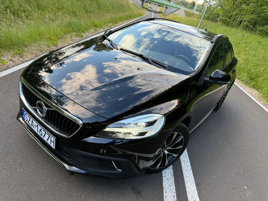 Volvo V40 Cross Country zarejestrowane  manual 6 bieg full led  2019r tylko 119 tys km
