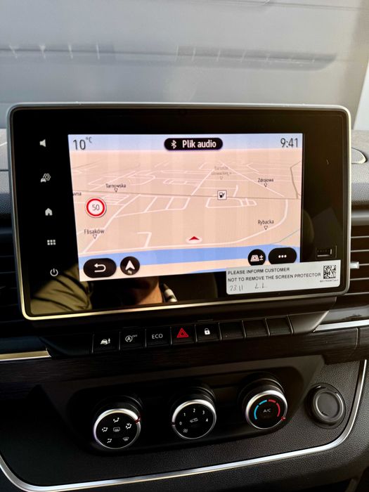 Wynajem busa 9 osobowego Renault Trafic long 2025r