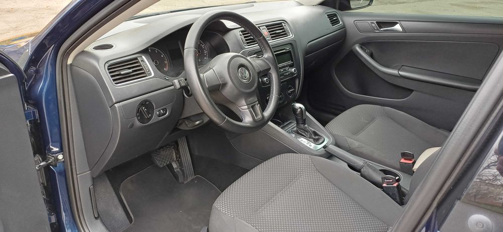 Volkswagen Jetta 2.0 Автомат 2012 року в гарному стані
