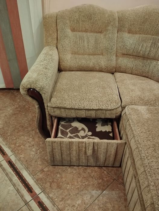 Кутовий диван продам