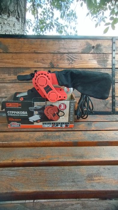 Стрічкова шліфувальна машина Dnipro-M BS-94S